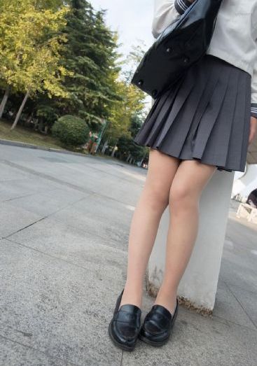 男人午夜人成免费视频_粤语中字在线观看