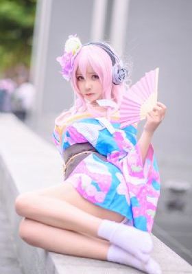 欧美大炕上泄欲的老女人_在线手机观看
