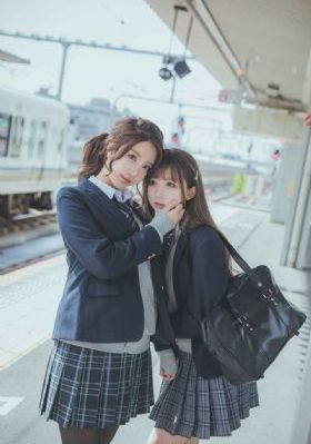 美女裸体玩尿口视频在线观看_剧情片电影完整版